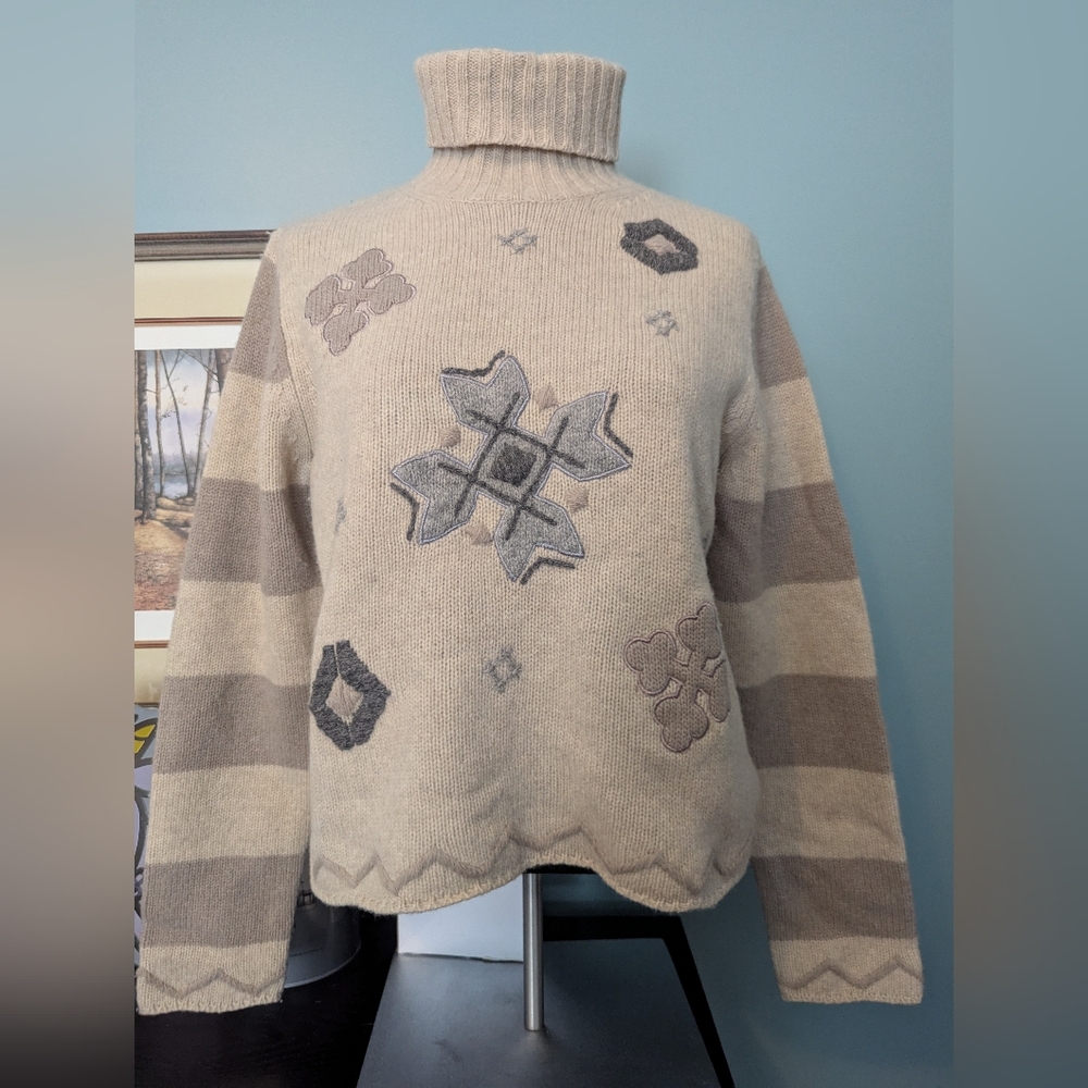 Eddie Bauer lambswool turtleneck, size Medium, snowflake accents. Vintage?